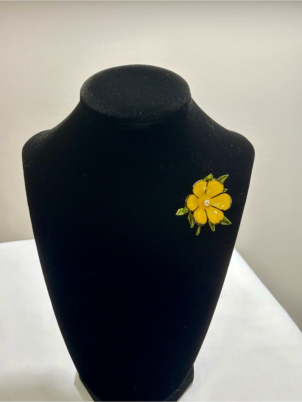 Vintage Yellow Buttercup Flower Brooch Pin | Brooch